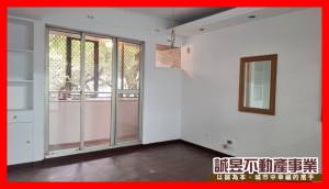 誠昱/東區林森崇誨二樓.