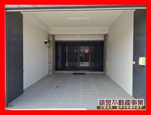 誠昱/七股全新未住裝潢車.